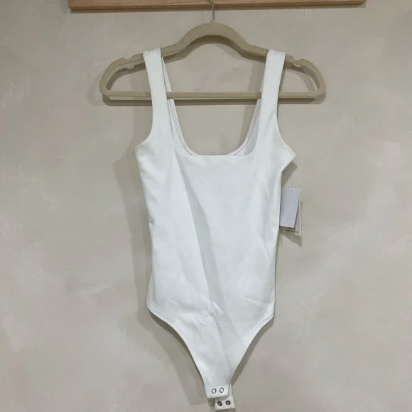 Good American Scuba Modern Tank Sculpting Bodysuit White Small NWT - Picture 4 of 10